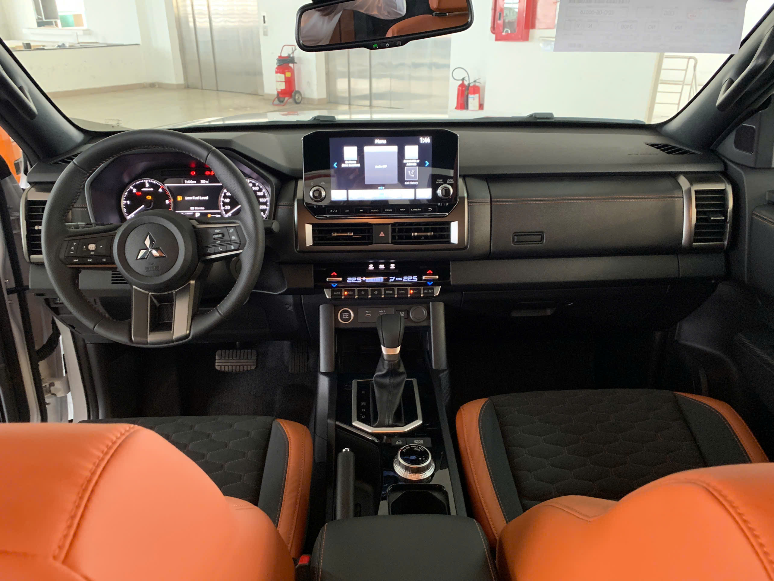 Mitsubishi Triton 2 Cầu Athlete 2025