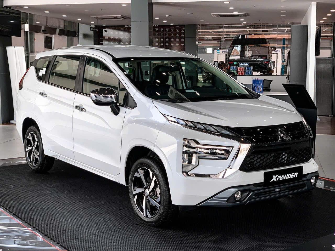 mitsubishi xpander premium màu trắng