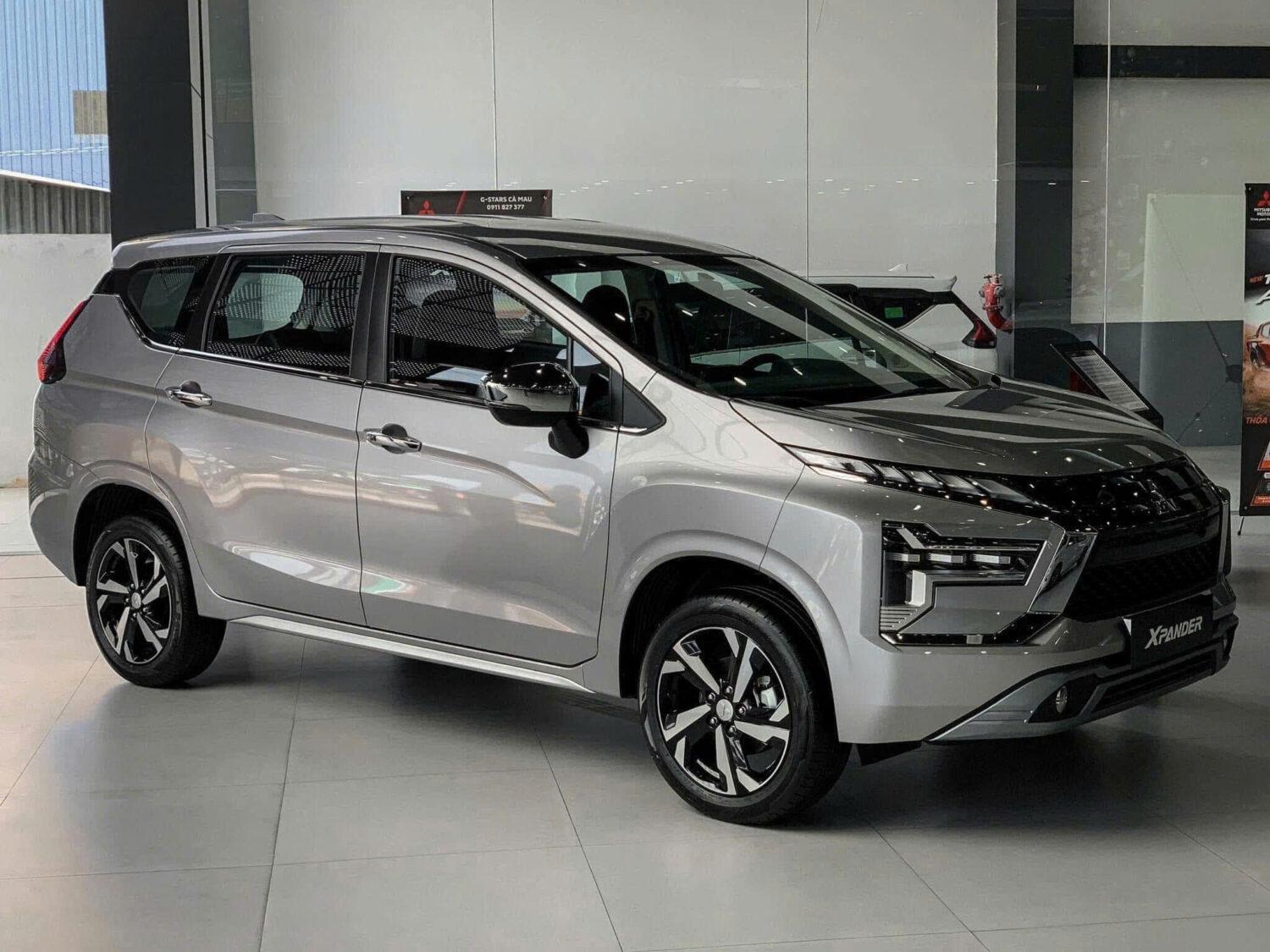 mitsubishi xpander premium màu xám bạc