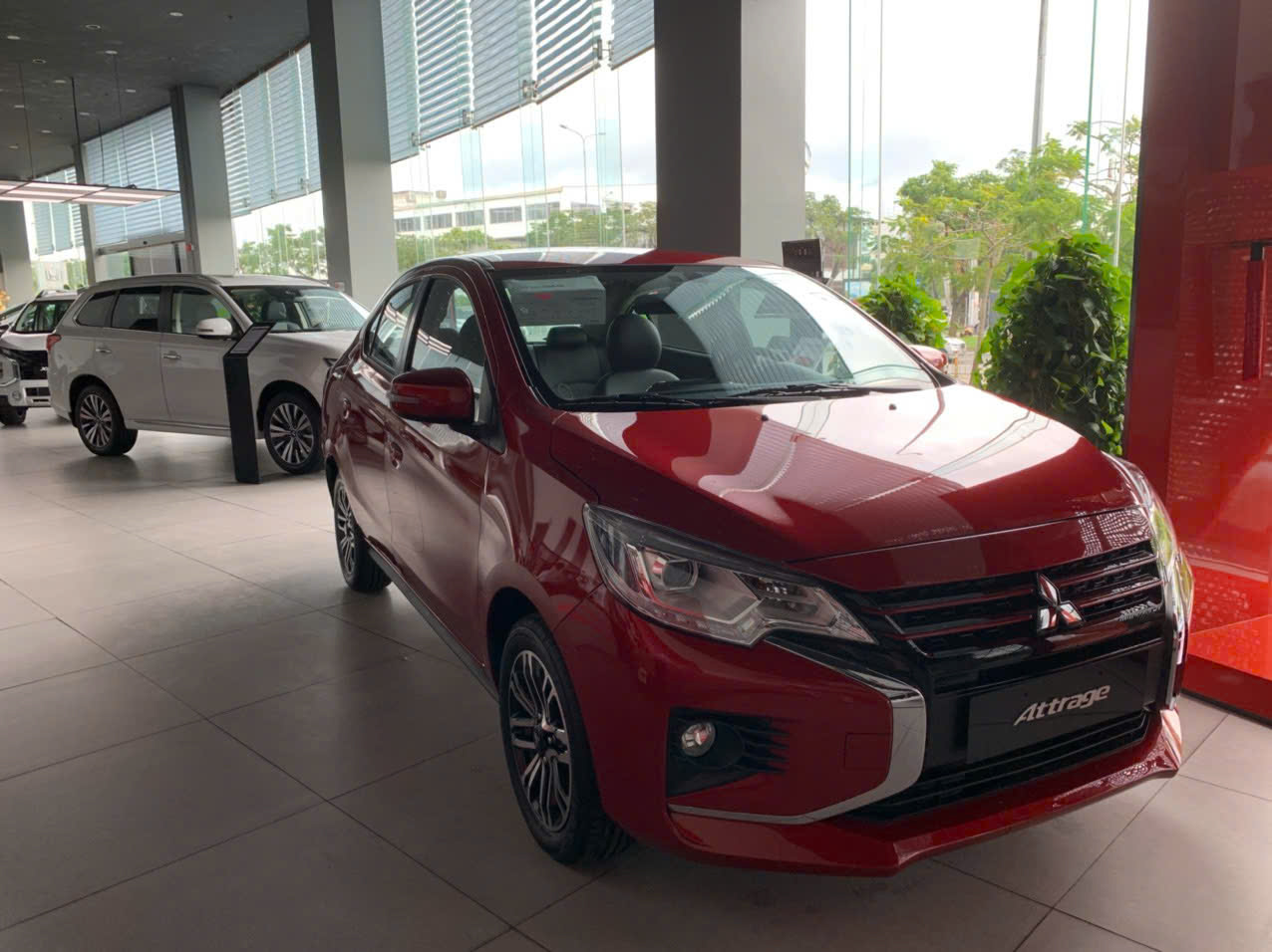mitsubishi attrage cvt premium mitsubishi isamco trần hưng đạo