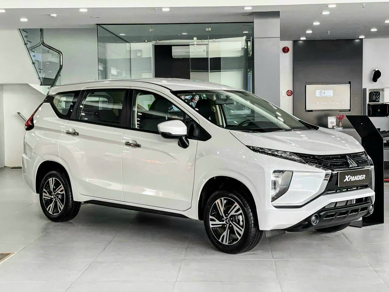 Mitsubishi Xpander MT 2025 màu trắng